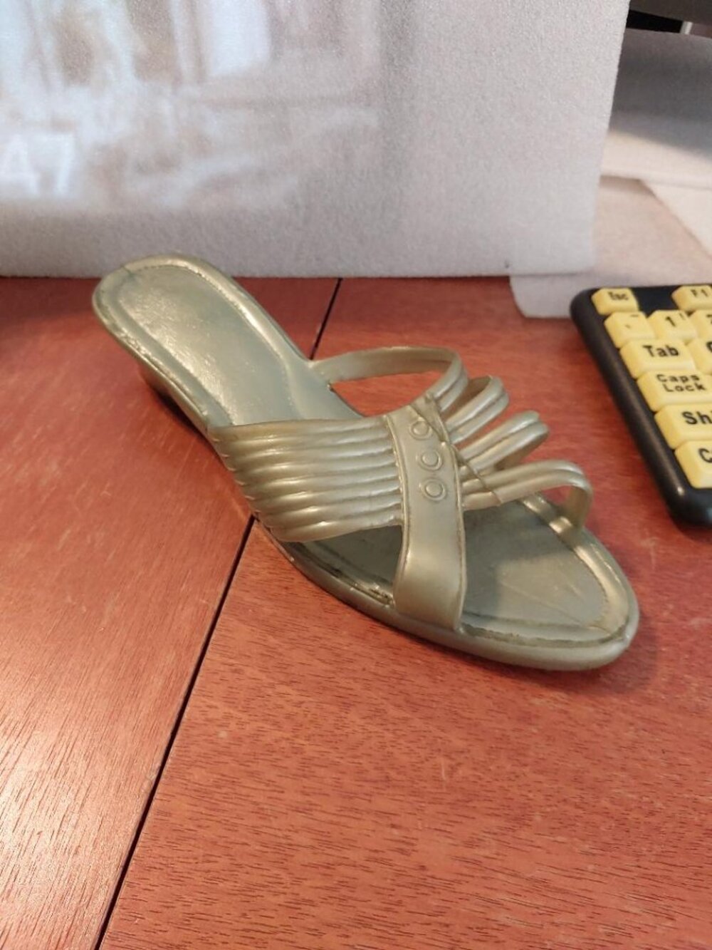 Vintage Women Slide Sandals Sculpted Multi Strap Olive Size 7